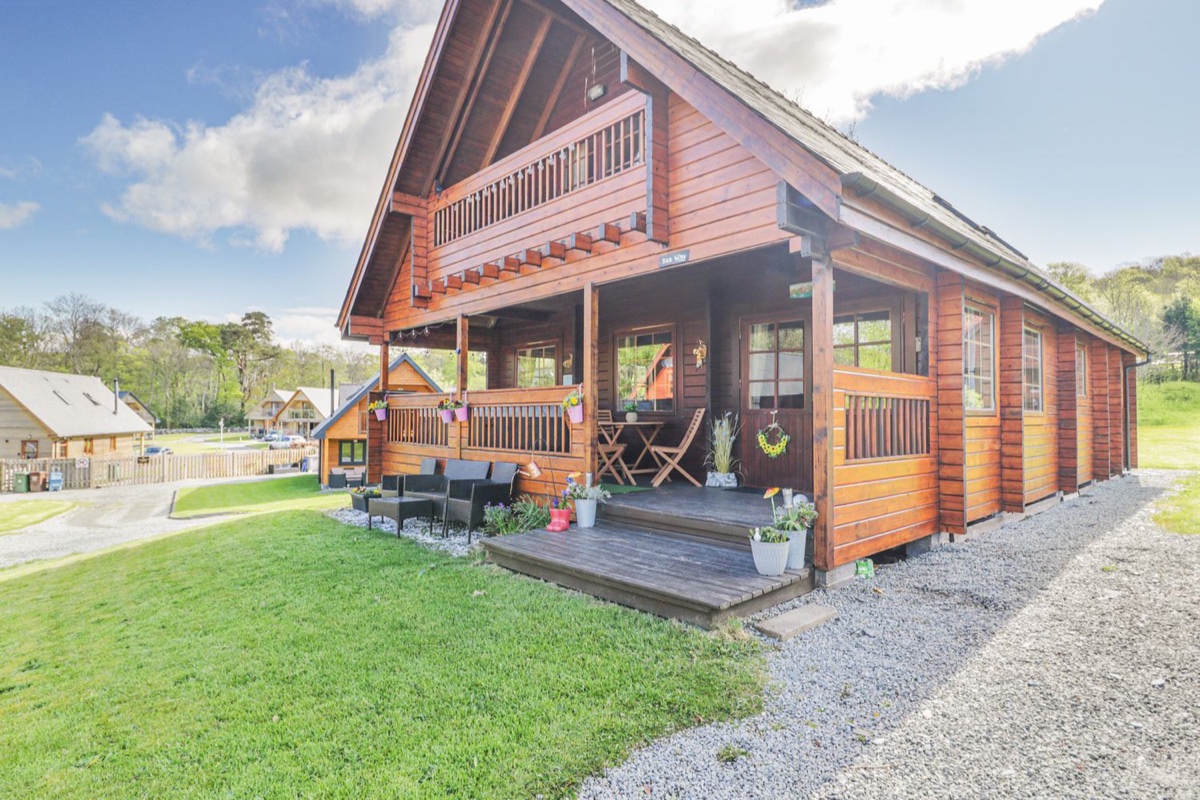Sun View Lodge exterior with veranda
